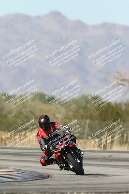 media/Dec-01-2025-Moto Forza (Mon) [[2daa91e15f]]/2-Intermediate Group/Session 3 (Turn 3)/